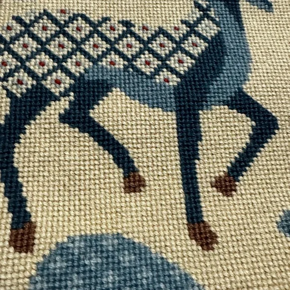 6' Gorgeous Vintage Needlepoint Tapestry - Picture 3 of 7